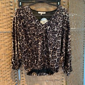 NWT - Harper Wren leopard top